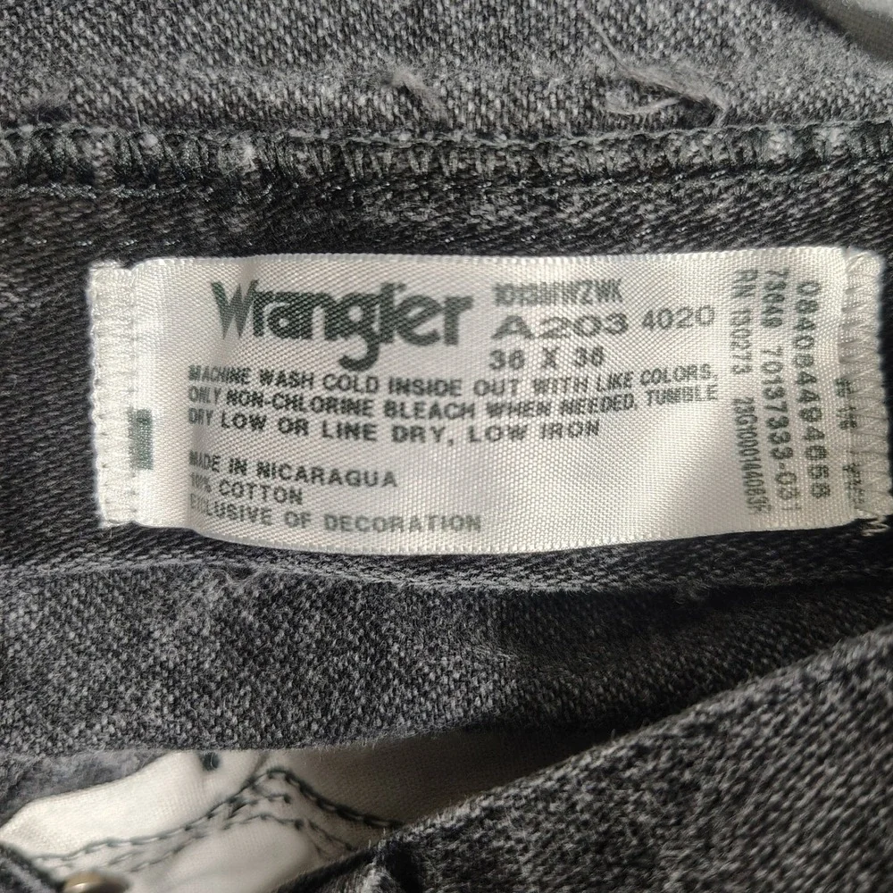 Wrangler Jeans Mens 36x30 Black Straight Leg Faded Denim Cotton 1013MWZWK